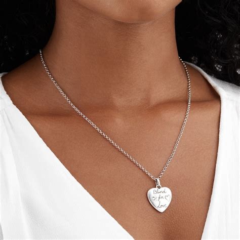 gucci exclusive blind for love heart necklace on women